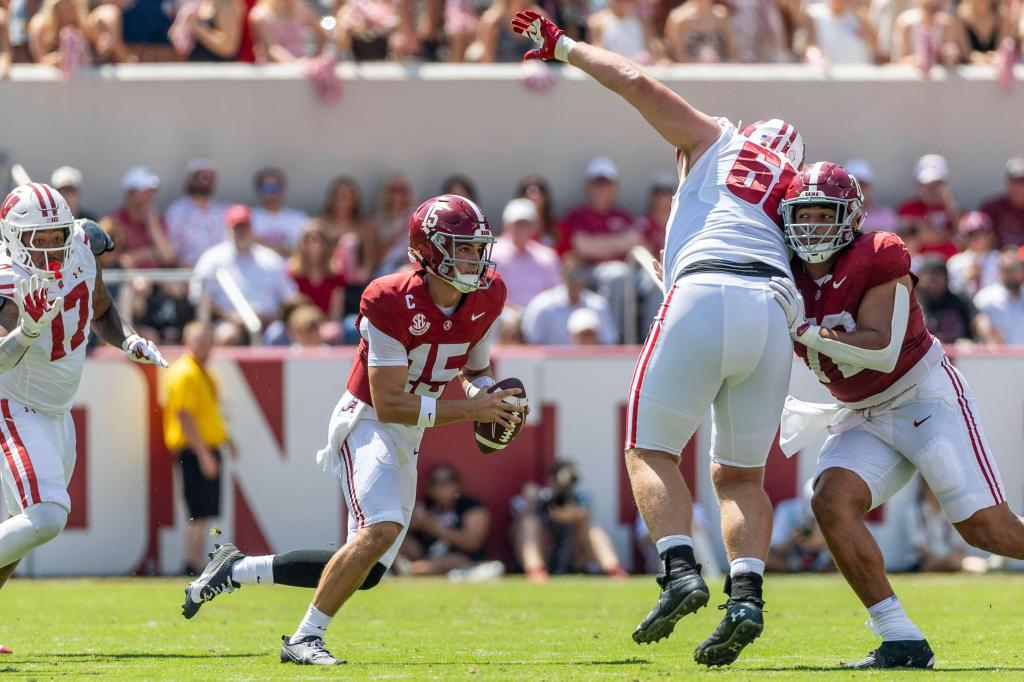 Wisconsin loses to No. 19 Alabama 38-14